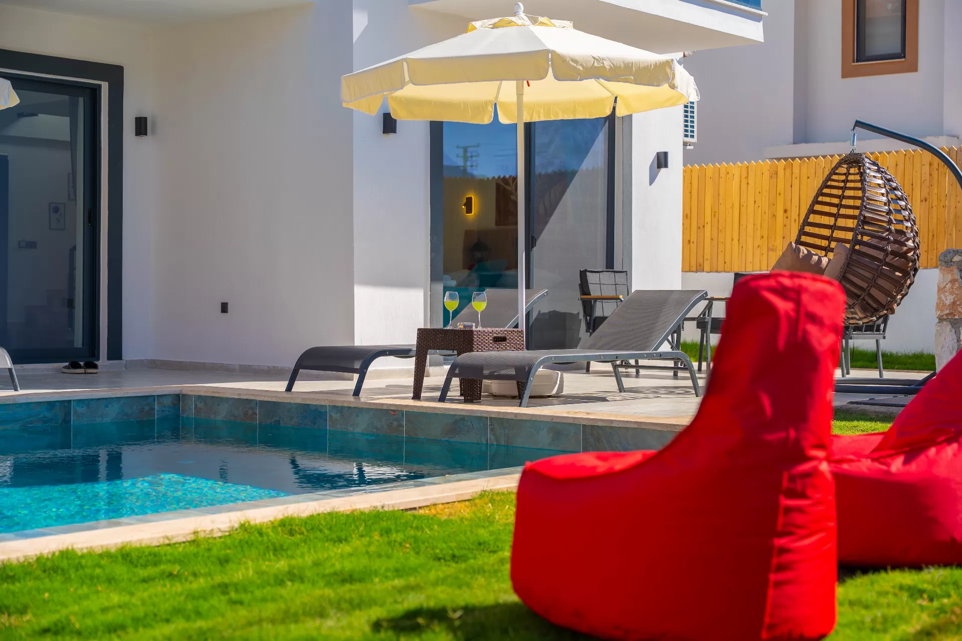 Villa White