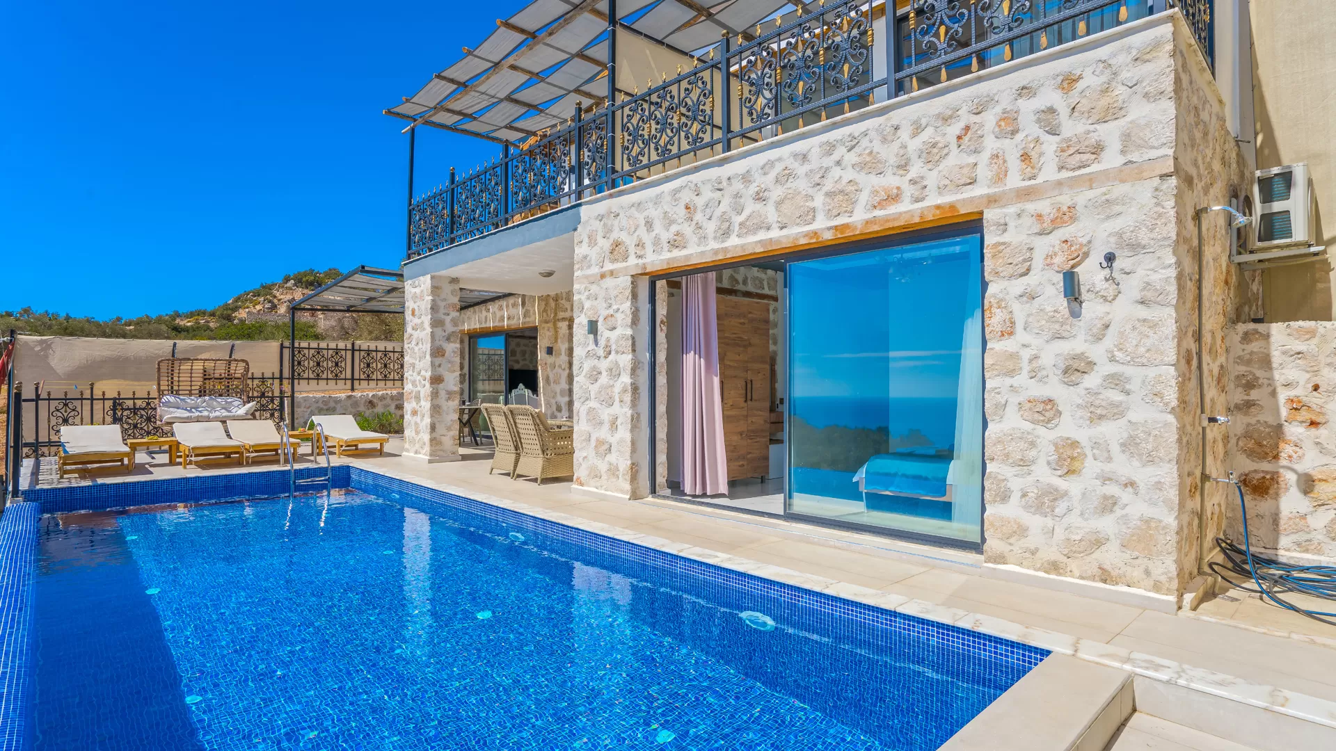 Villa Topur