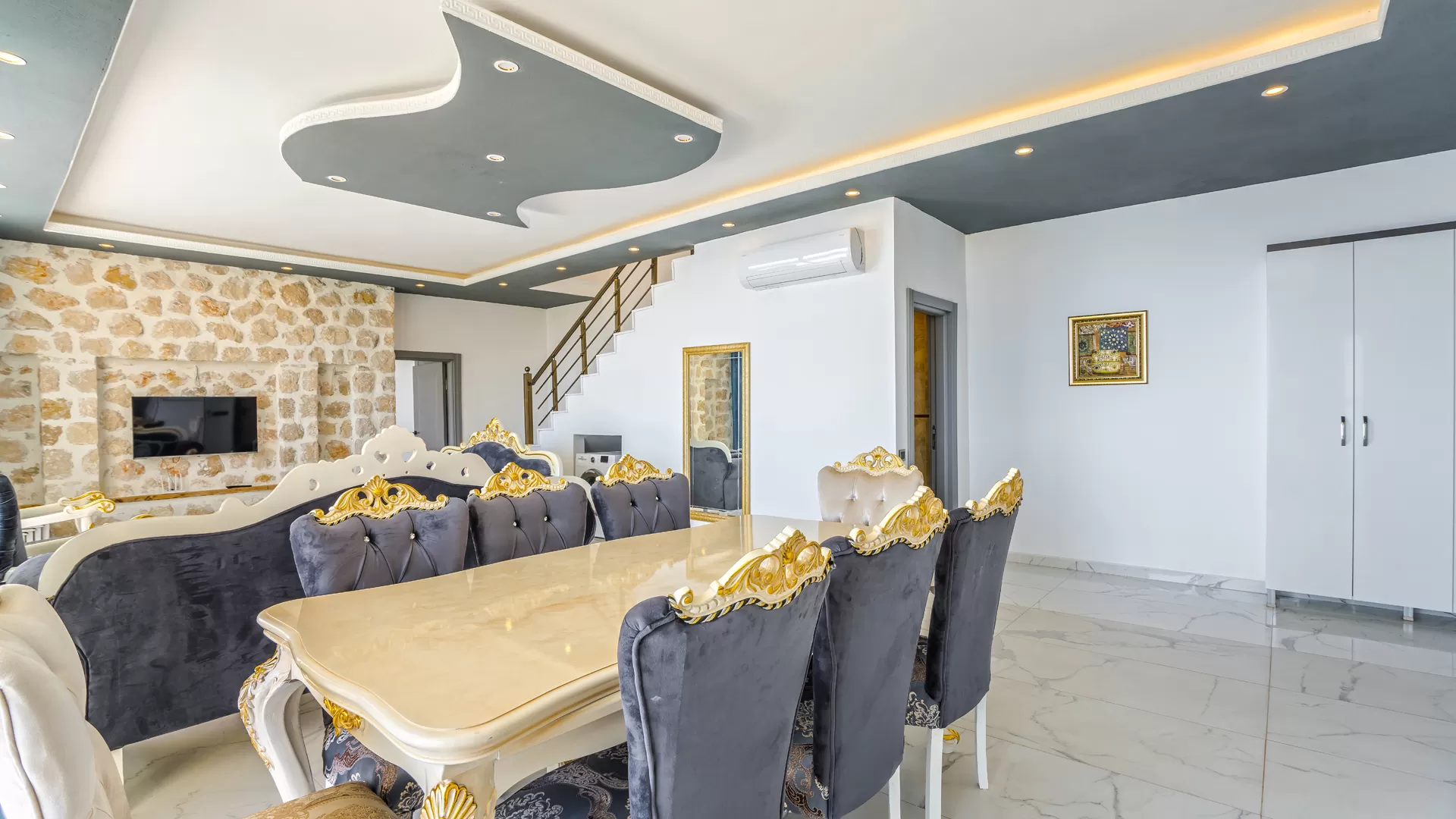 Villa Ant