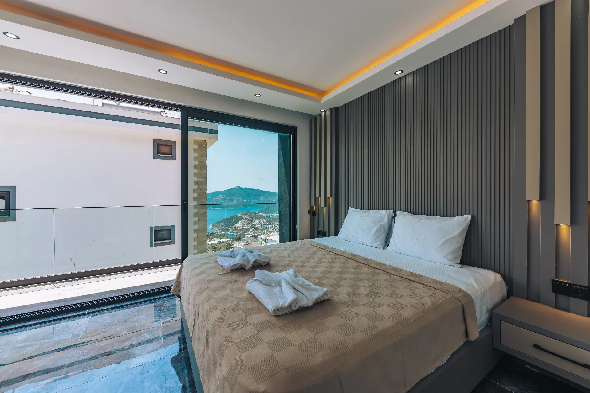 Villa Dark